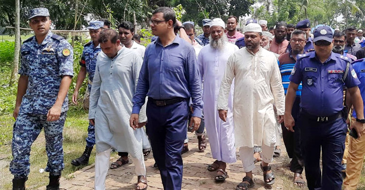 নিহত ফাতেমার কবরে বিমান বাহিনীর শ্রদ্ধা