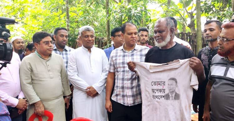 ভ্যানচালকের স্ত্রী-সন্তানের চিকিৎসায় পাশে দাঁড়ালেন তারেক রহমান