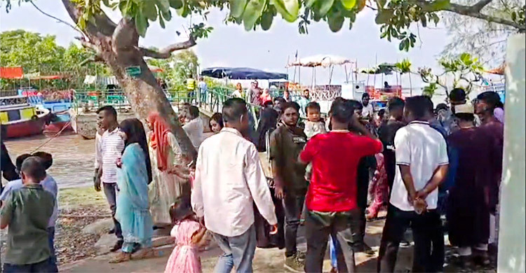 ঈদের ছুটিতে সুন্দরবনে পর্যটকদের ঢল