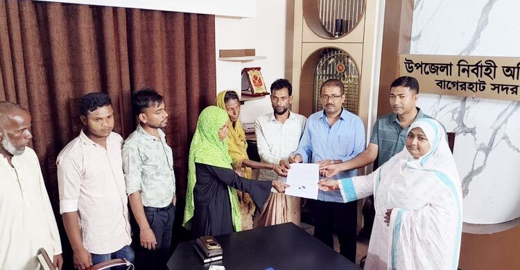 স্বজনদের কাছে ফিরলেন কুমিরের আক্রমণে নিহত ফাতেমার মা