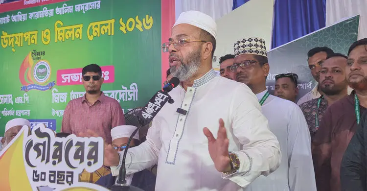 প্রধানমন্ত্রী যেখানেই যাচ্ছেন, সেখানেই সবাইকে গাছ লাগাতে উৎসাহিত করছেন
