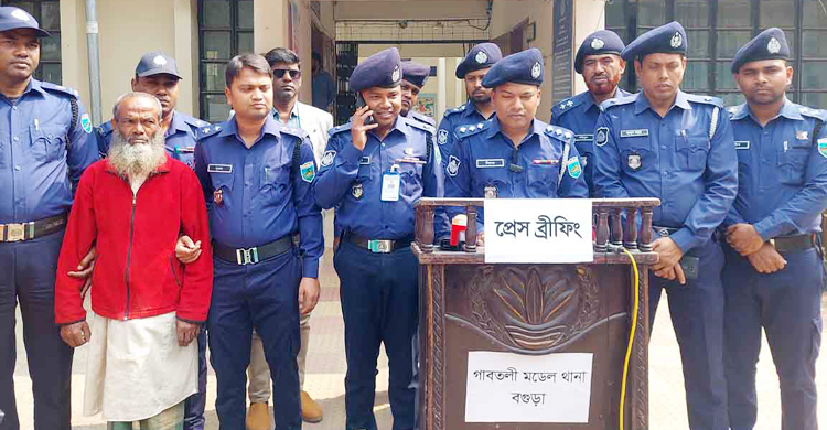 বাড়িতে রেখে তক্ষক বিক্রির চেষ্টা, আটক ১