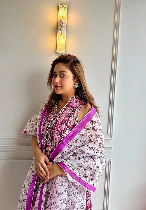 যেমন ছিল তারকাদের ঈদ লুক