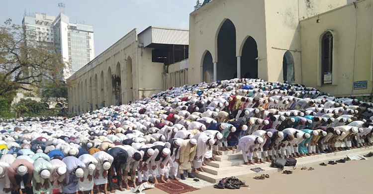 ঈদ জামাতে লাইটার-দিয়াশলাই বহন নিষিদ্ধ