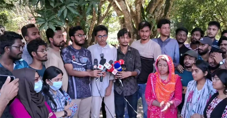 এবার ৬ দফা দাবি পেশ করলেন বাকৃবি শিক্ষার্থীরা