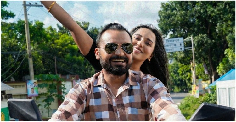 গফুরের ঘুষ খাওয়া নিয়ে এলো ‘বাক বাকুম’