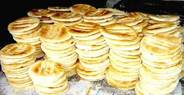 পুরান ঢাকার ‘বাকরখানি’: স্বাদের আড়ালে এক বেদনাময় প্রেমকাহিনি