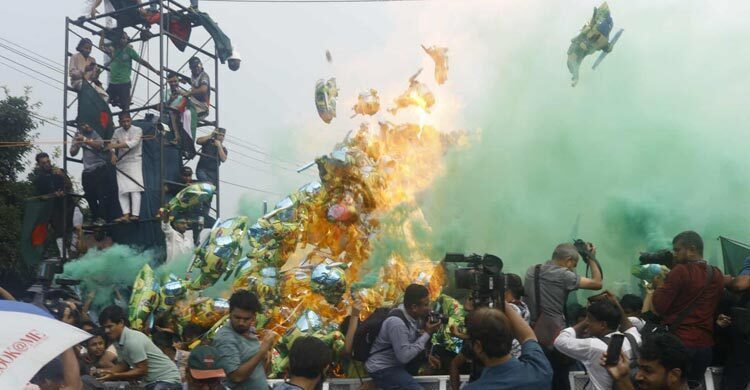 10 injured in balloon blast at Manik Mia Avenue