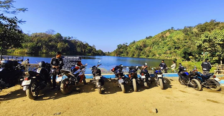 মোটরসাইকেলে বগালেক-কেউকেরাডং ভ্রমণে ‘নিষেধাজ্ঞা’