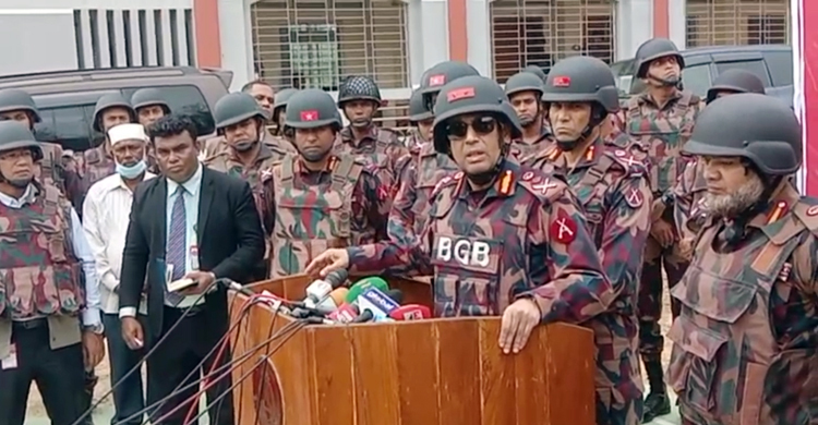 সেন্টমার্টিন ভ্রমণ বন্ধ রাখার পরামর্শ বিজিবি মহাপরিচালকের