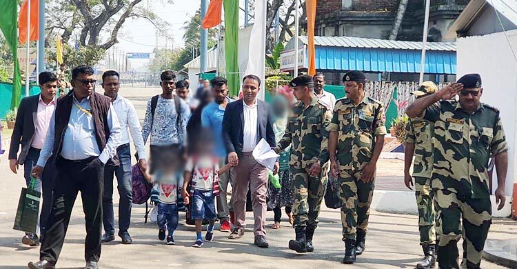 ভারতে কারাভোগ শেষে দেশে ফিরলেন ১০ নাগরিক