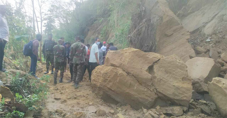 বাঘাইছড়ির সঙ্গে সারাদেশের যান চলাচল বন্ধ