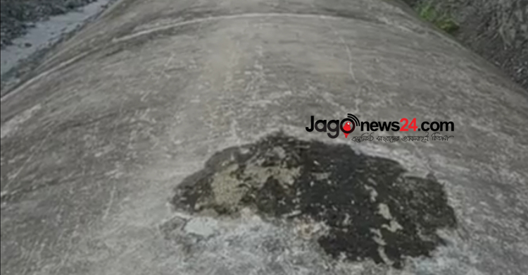 দৃষ্টিনন্দন টানেলে ছিদ্র, বৃষ্টি হলেই ঝরছে পানি