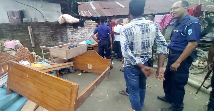 বান্দরবানে ঘরে ঢুকে নারীকে বিবস্ত্র করে নির্যাতন