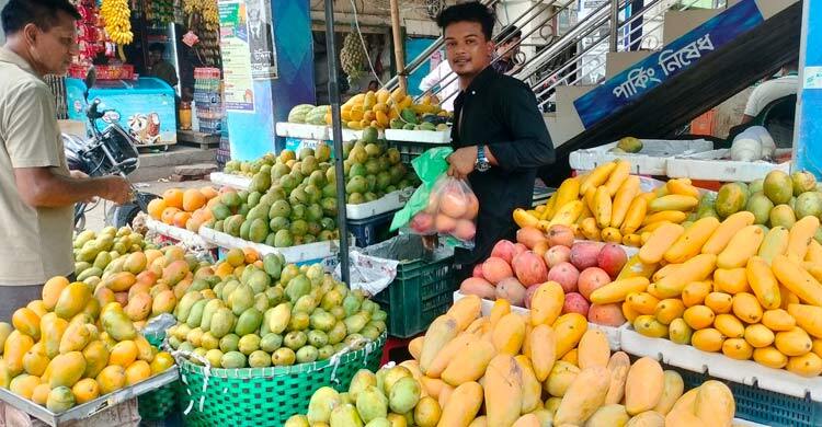 আমে ভরপুর বান্দরবানের বাজার