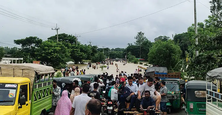 পাহাড়ি ঢলে বান্দরবানের ২৯ ইউনিয়ন প্লাবিত