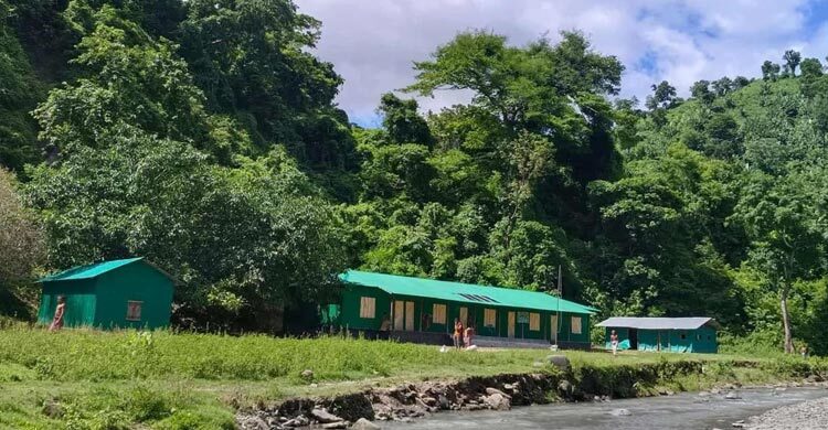 অনুপস্থিত থেকেও বেতন-ভাতা উত্তোলন ১৩ শিক্ষকের, মামলার নির্দেশ