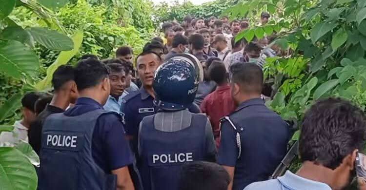 বান্দরবানে জঙ্গলে মিললো ব্যবসায়ীর বস্তাবন্দি মরদেহ