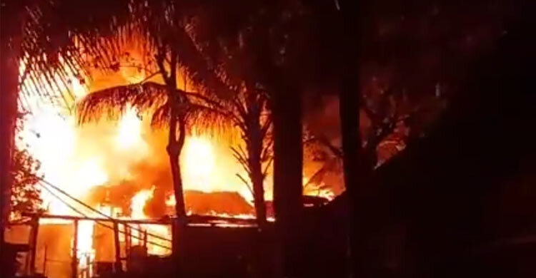 বান্দরবানে আগুনে ১১ দোকান পুড়ে ছাই