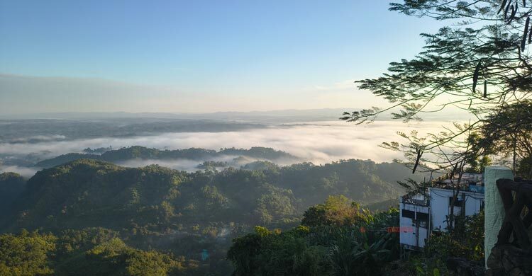 পাহাড়ের রূপ সাগরে
