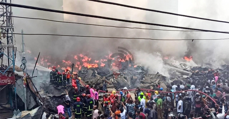 ‘5-6 thousand shops gutted in Bangabazar fire’