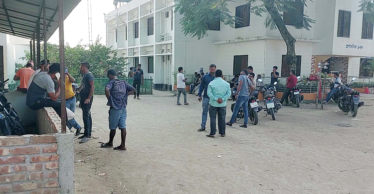 ১১ দিন পর কর্মচঞ্চল বাংলাবান্ধা স্থলবন্দর