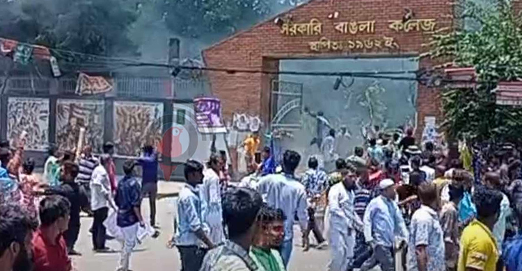 বাঙলা কলেজে ছাত্রলীগ-বিএনপি সংঘর্ষ, দুই মামলায় আসামি ১২২৯