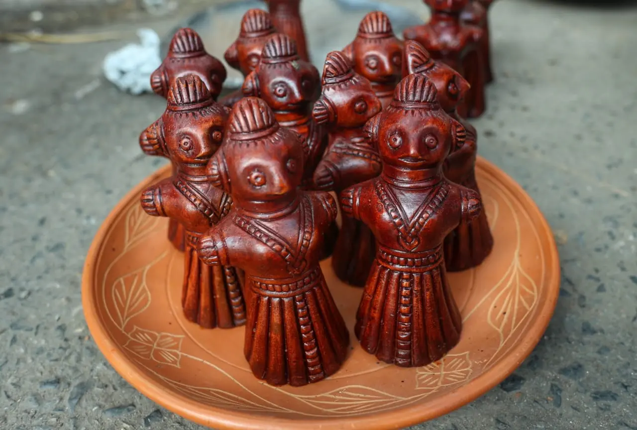 নববর্ষের রঙে মুখর দোয়েল চত্বর