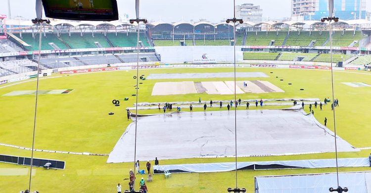সরানো হচ্ছে কভার, চলছে মাঠ পরিদর্শন
