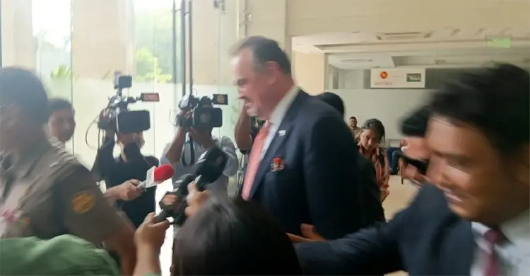 পররাষ্ট্রমন্ত্রীকে নববর্ষের শুভেচ্ছা জানালেন মার্কিন রাষ্ট্রদূত