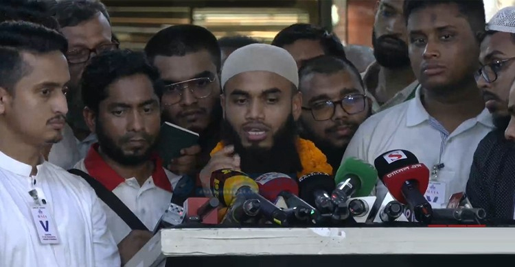 14 pardoned Bangladeshis return from UAE