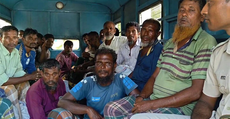 ভারতীয় জলসীমায় মাছ ধরার অভিযোগে পশ্চিমবঙ্গে ১৯ বাংলাদেশি গ্রেফতার