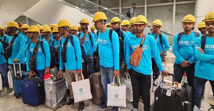 60 Bangladeshis finally reach Malaysia after long wait