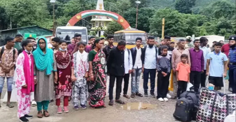 22 Bangladeshis return home after serving jail in India