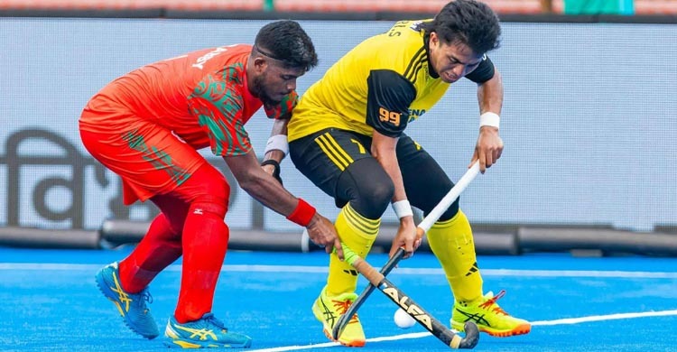 প্রথম ম্যাচে মালয়েশিয়ার জালে ১ গোল দিয়ে ৪ গোল হজম বাংলাদেশের