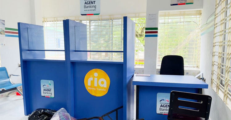 মাদারীপুরে এজেন্ট ব্যাংকে ভাঙচুর-টাকা লুট