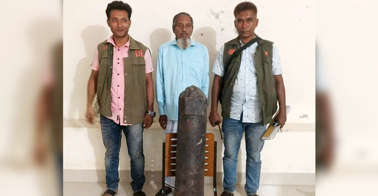 বরগুনায় ইস্ট ইন্ডিয়া কোম্পানির পিলারসহ একজন আটক