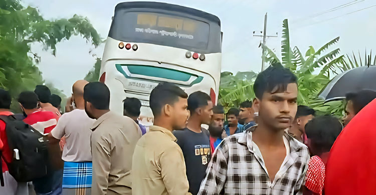 বরগুনায় বাস-অটোরিকশা সংঘর্ষে নিহত ২