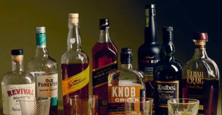 নিকুঞ্জে আবাসিক ভবনে মদ ও সিসার বার, চলছে অভিযান