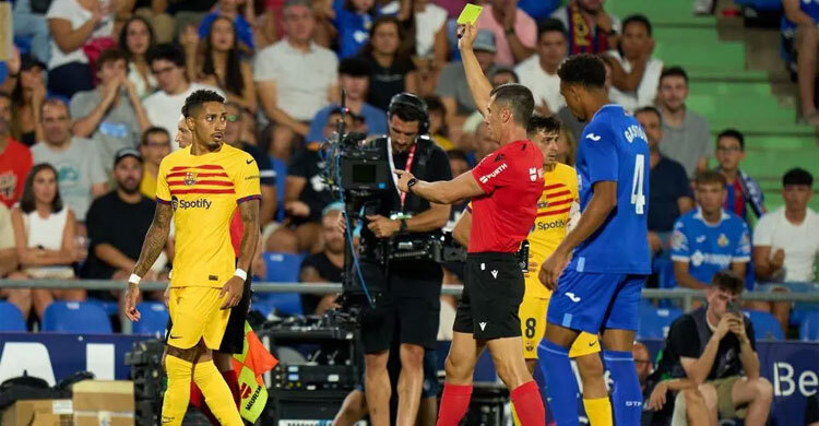 মৌসুমের প্রথম ম্যাচেই হোঁচট বার্সার