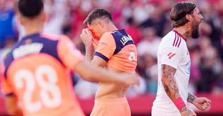 ৭৪ বছর পর এমন হার বার্সেলোনার