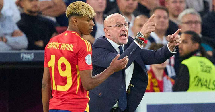 ইয়ামালের গোপনে অস্ত্রোপচার, ক্ষেপে আগুন স্পেন কোচ