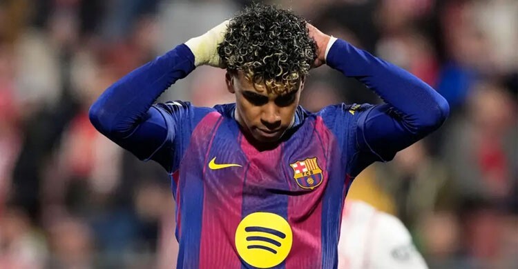 ইয়ামালের মিসে শীর্ষে ফেরা হলো না বার্সার