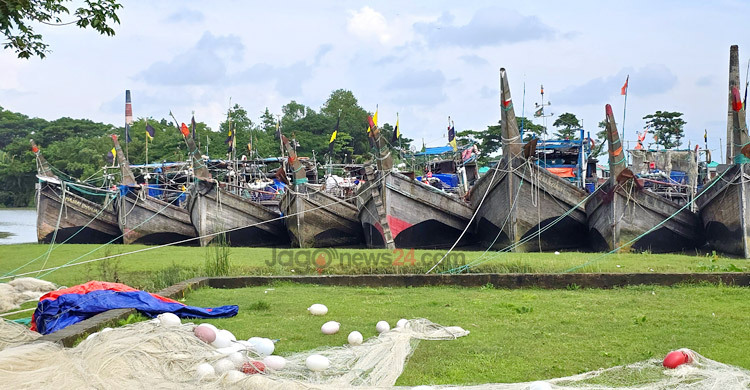নিষেধাজ্ঞার শুরুতেই প্রণোদনার চাল চাইলেন বরগুনার জেলেরা