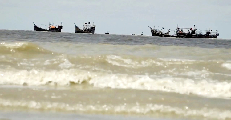 বঙ্গোপসাগরে নিখোঁজ ট্রলারের সন্ধান মিলেছে