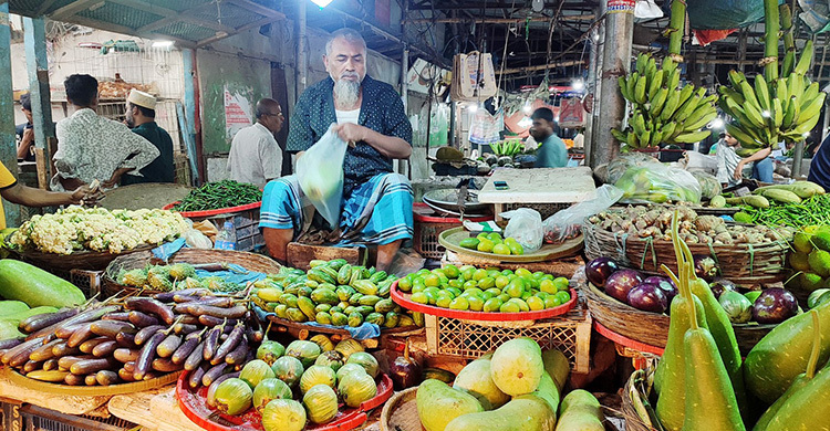 বরিশালে খুচরা বাজারে সবজির দাম চড়া