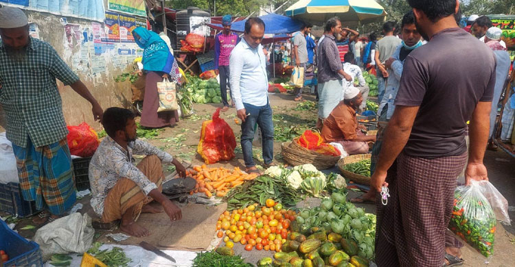 বরিশালের বাজারে বাড়তি সবজির দাম