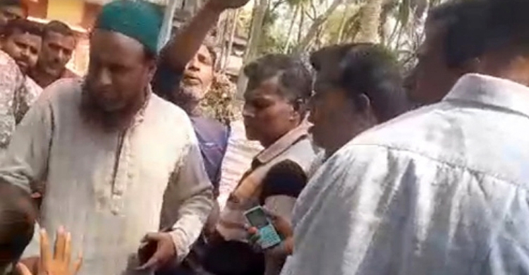 বিএনপি নেতাদের জিজ্ঞেস না করায় মৎস্য কর্মকর্তা লাঞ্ছিত