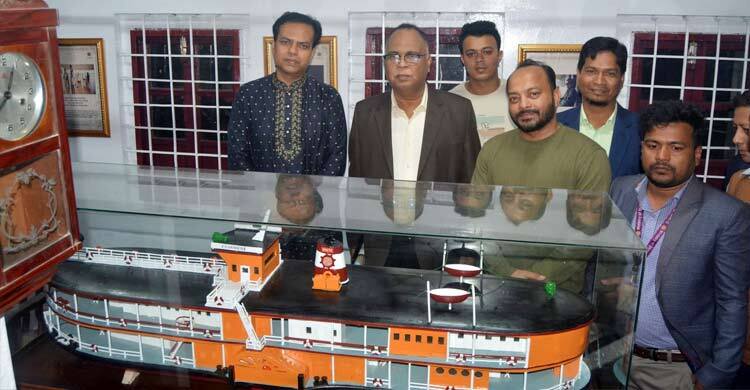 মাত্র ২০ যাত্রী নিয়ে বরিশাল পৌঁছালো স্টিমার ‘পিএস মাহসুদ’