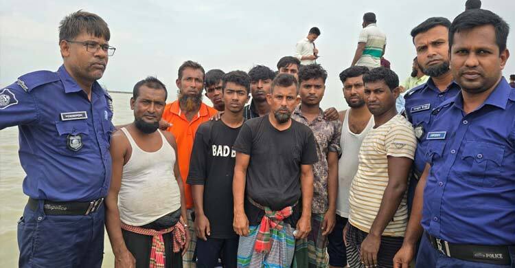 মেঘনায় তলা ফেটে ডুবলো মালবাহী জাহাজ, ১০ ক্রু উদ্ধার